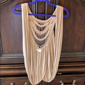 Beautiful lease accented vest